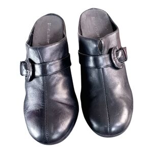 Naturalizer Black Leather Clogs with Buckle